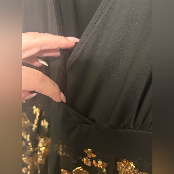 Black& Gold sequence stitched long lined dress w/ stretch- size n/a - Picture 3 of 11